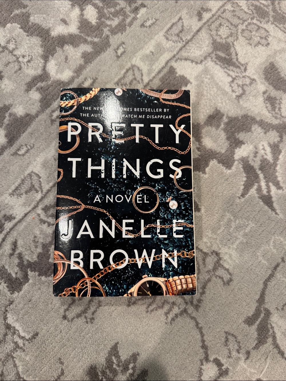 Pretty Things by Janelle Brown